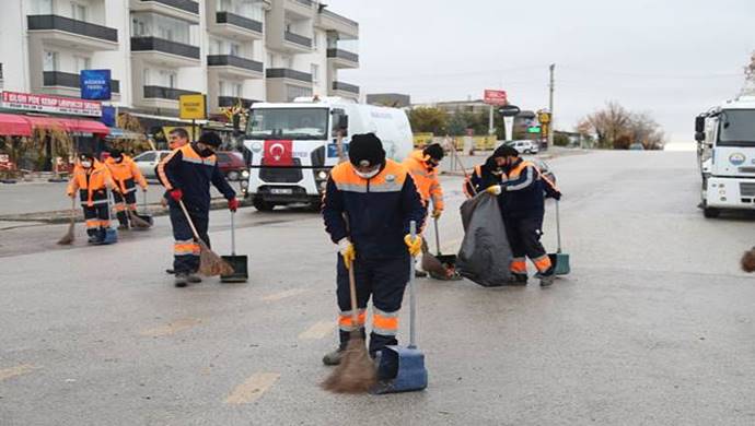 Gölbaşı Belediyesi çalışmalarına ara vermeden devam ediyor