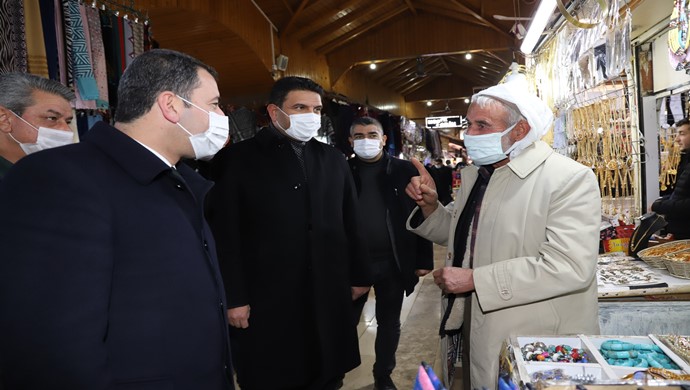 Karaköprü Belediye Başkanı Metin Baydilli, İlçe Başkanı Ağan ile Çarşı Esnafına Hayırlı işler ziyareti