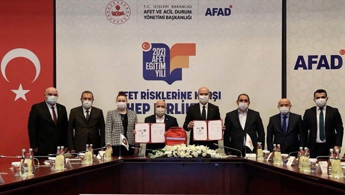 Bakan Soylu Hak İşçi Sendikaları ve Konfederasyonları İle Afet Eğitim İşbirliği Protokolü İmza Töreni’ne Katıldı