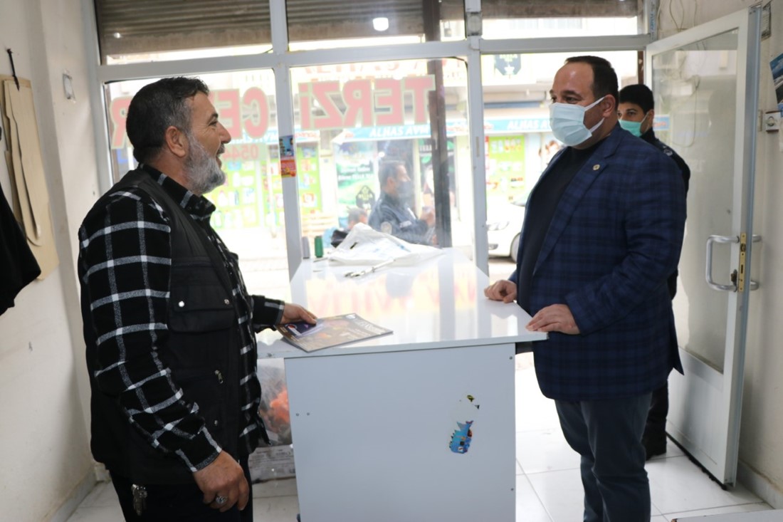 Viranşehir Belediye Başkanı Salih Ekinci, Esnafları gezerek sohbet etti