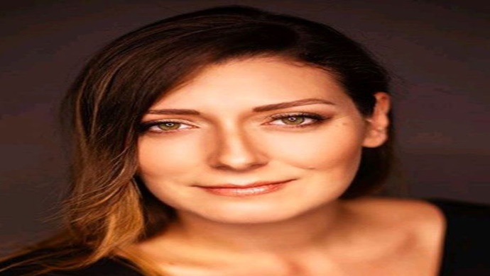oyuncu Ecmel İs; Seksenler dizisinin kadrosunda Gamze karakterine hayat verecek…