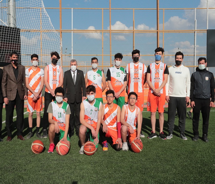 BAŞKAN BEYAZGÜL GENÇ SPORCULARLA ANTRENMANDA BİR ARAYA GELDİ