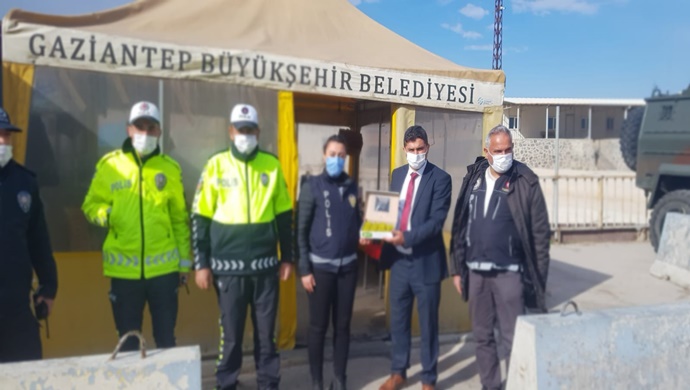 HÜSEYİN KIRAN `DAN POLİS GÜNÜNDE POLİSLERE ANLAMLI ZİYARET