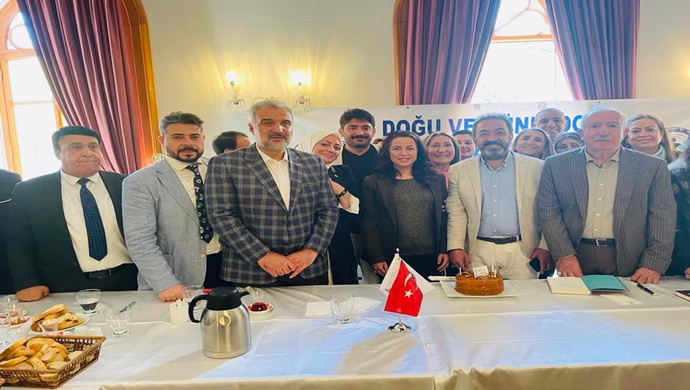 AK PARTİ MKYK ÜYESİ MİROĞLU VE AK PARTİ İSTANBUL İL BAŞKANI KABAKTEPE `DEN DOĞU VE GÜNEYDOĞU KÜLTÜR SANAT DERNEĞİNE ZİYARET