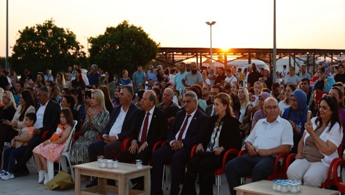 Cumhurbaşkanı Ersin Tatar, Beyarmudu Belediyesi 1. Çocuk Festivali’ne katıldı