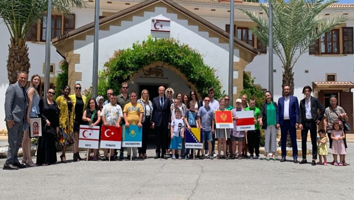 Cumhurbaşkanı Ersin Tatar, Uluslararası Down Sendromu Federasyonu Başkanı Muhammed Abdullah Tuncay, Uluslararası Down Federasyonu KKTC Başkanı Tülay Umut ve altı ülkeden gelen federasyon başkanlarını kabul etti