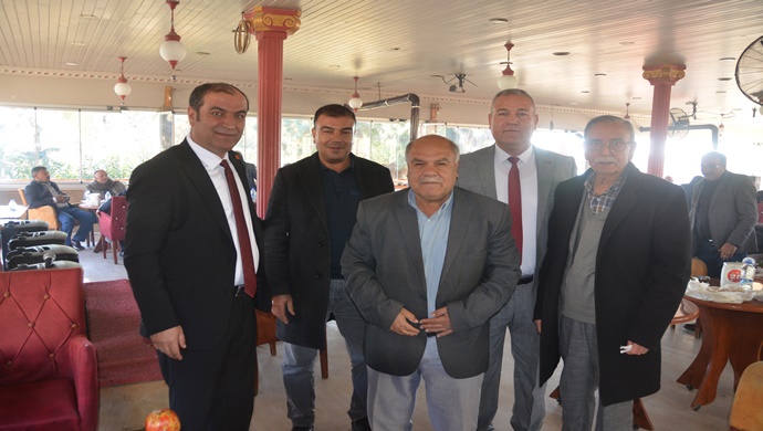 CHP BİRECİK İLÇE BAŞKANI HASAN KURT ASLAN VE ŞAHAN AİLELERİNİ BARIŞTIRDI