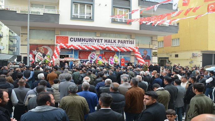 YENİ CHP BİRECİK İLÇE BAŞKANLIĞI BİNASININ AÇILIŞI GÖRKEMLİ BİR ŞEKİLDE YAPILDI