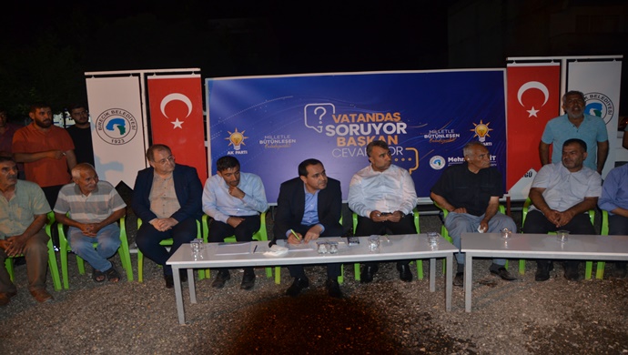 Birecik Belediye Başkanı Mehmet Begit, “Vatandaş Soruyor, Başkan Cevaplıyor” programı kapsamında Karşıyaka Mahallesinde hemşehrileriyle buluştu