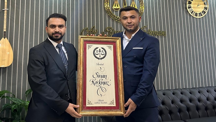 AVUKAT HÜSEYİN ARSLANOĞLU`NDAN AVUKAT SİNAN KORKMAZ `A ANLAMLI ZİYARET