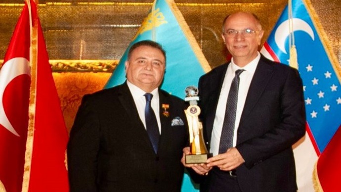 KUVARS YÜZEYLER VE DOĞAL TAŞ SEKTÖRÜNDE YILIN SANAYİCİSİ: MUSTAFA ERCAN